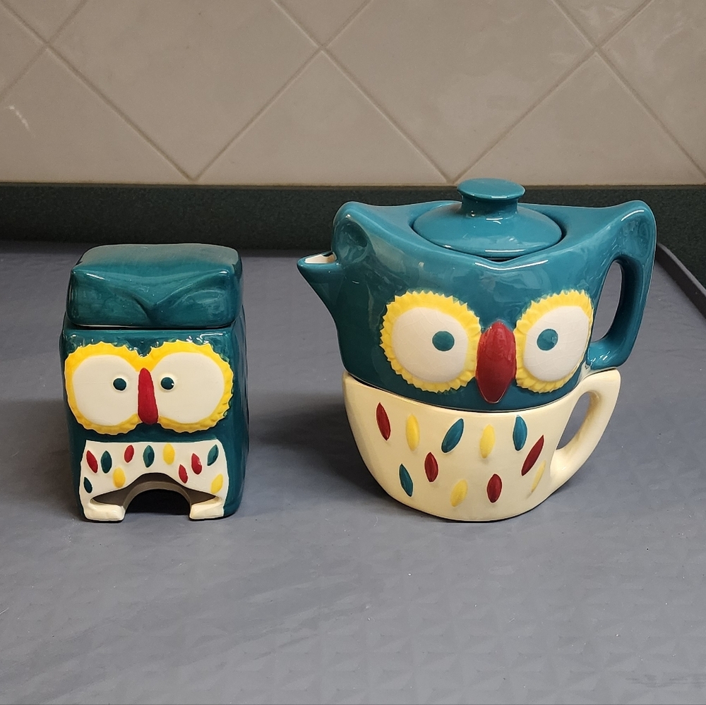 Design Studio Owl Tea Pot And Tea Holder Teal no cracks or chip Collectible cute